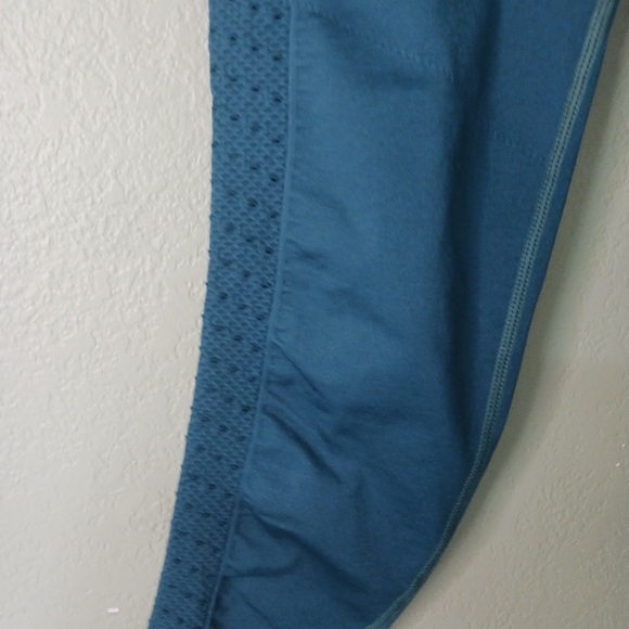 Fabletics yoga pants , teal color NWOT - Picture 4 of 4